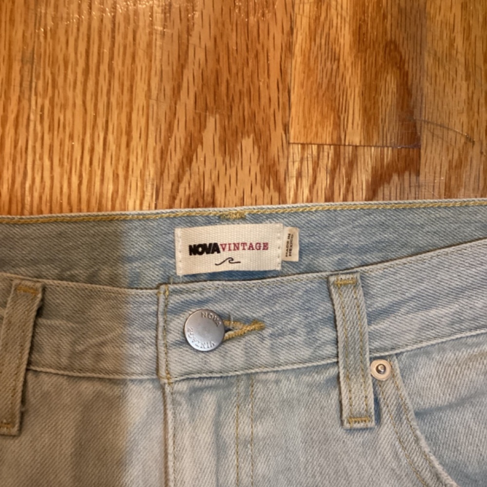 Light Washed Size 8 Jeans - Picture 2 of 3